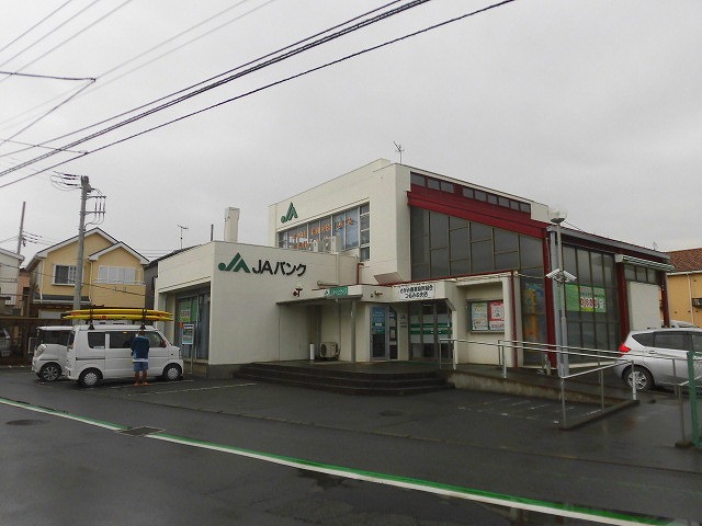 ハイツつるみね 銀行