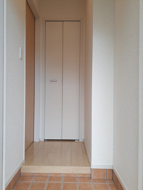 メゾン・アクロスⅡ 玄関
