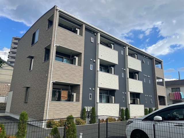 ソラーナ　アツギ 304号室 外観