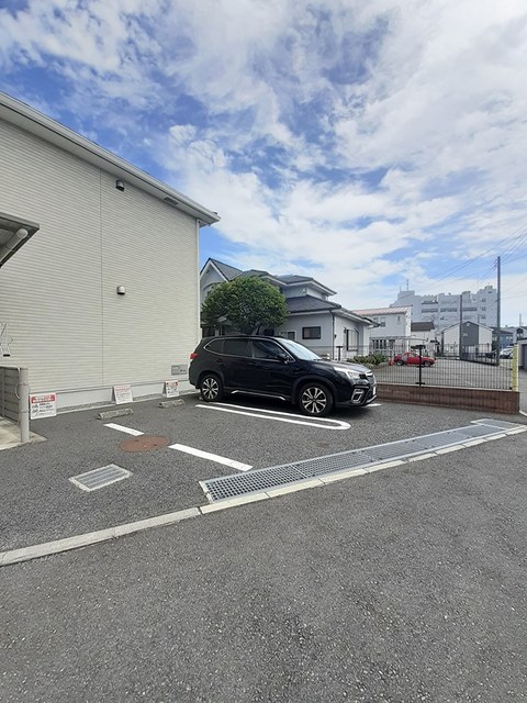 リメインズ湘南 駐車場