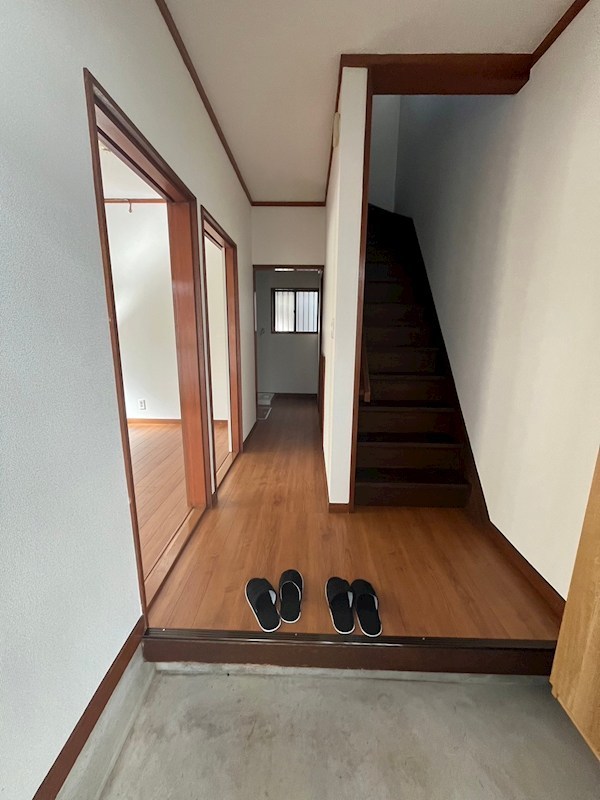 岡本テラス 玄関