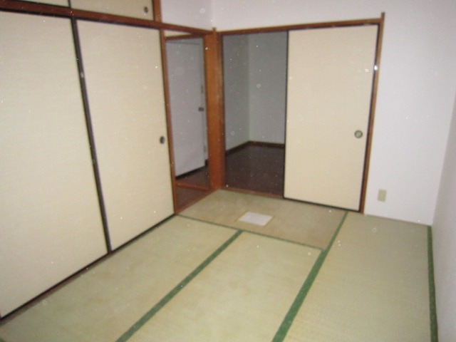 コーポ十二天 ベッドルーム