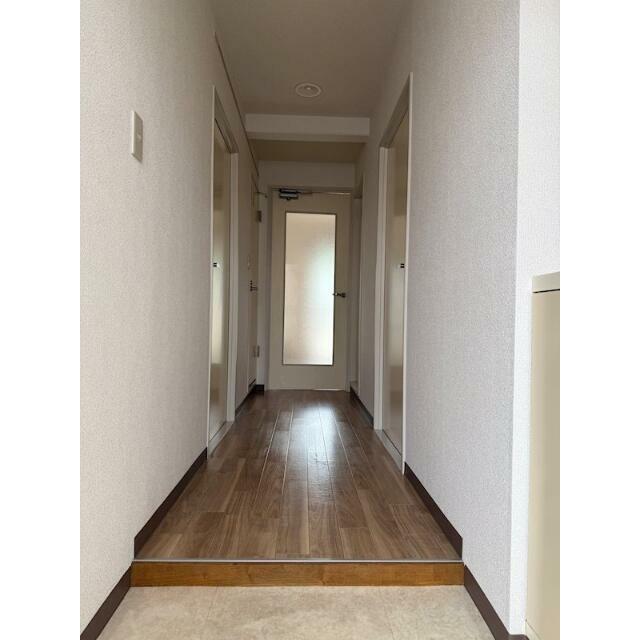サンカーラ壱番館 玄関