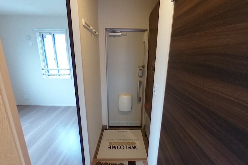 セレナオモダカ 玄関