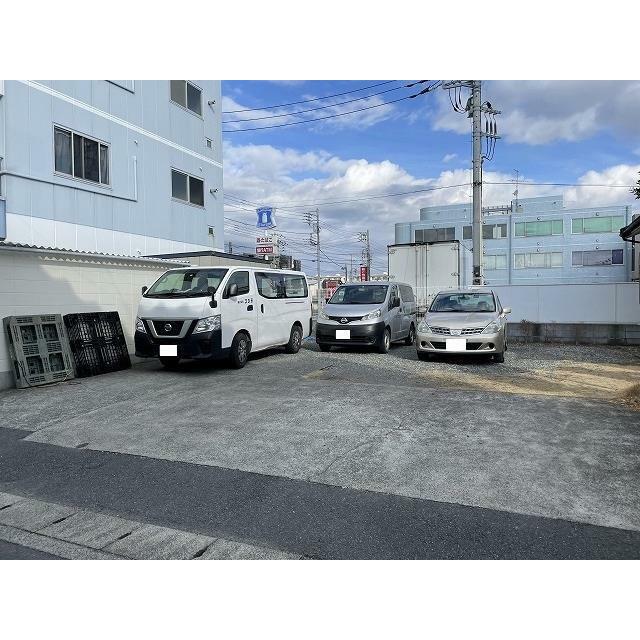 フジミビル 駐車場