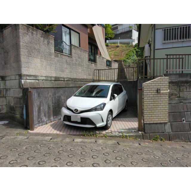 小杉邸 駐車場