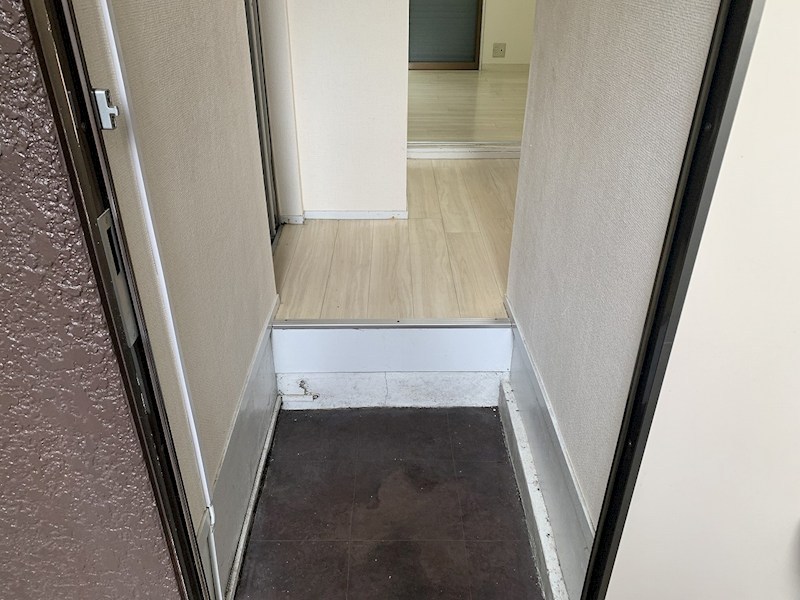 ポルシェ厚木 玄関