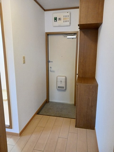 ラルジュ 玄関