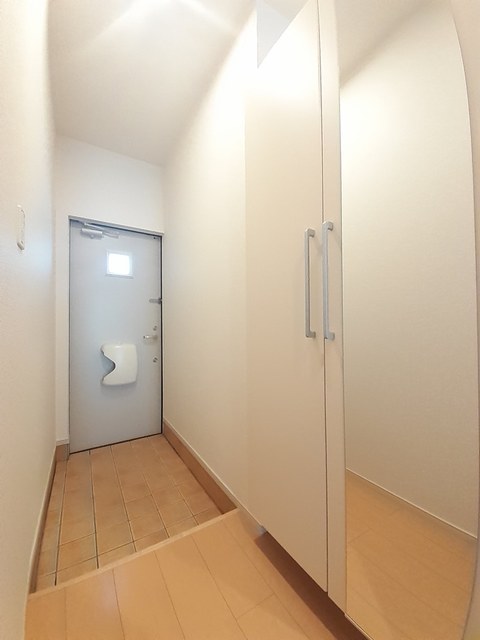 リメインズ湘南 玄関