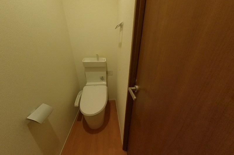 UNA BELLA ZONA S トイレ