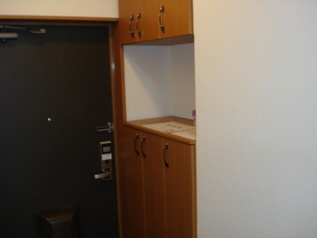 クレストール 玄関