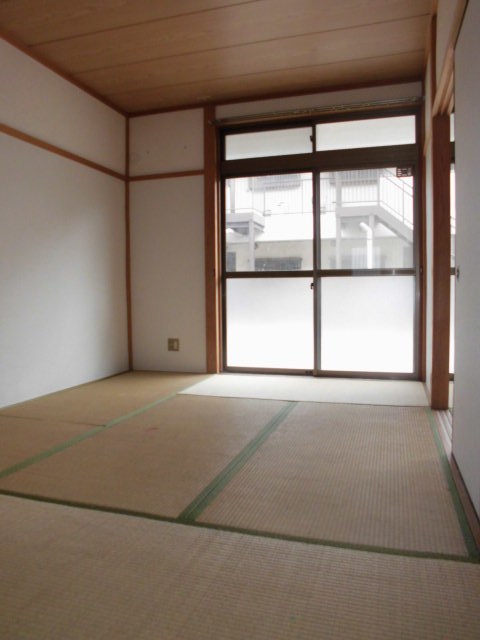 神奈川県秦野市千村１丁目 リビング