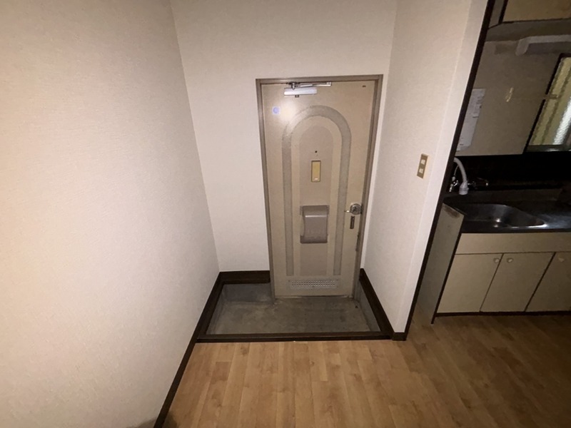白石ハイツ 玄関