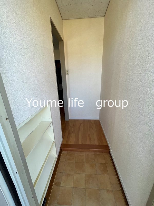 ドミール中庭B 玄関