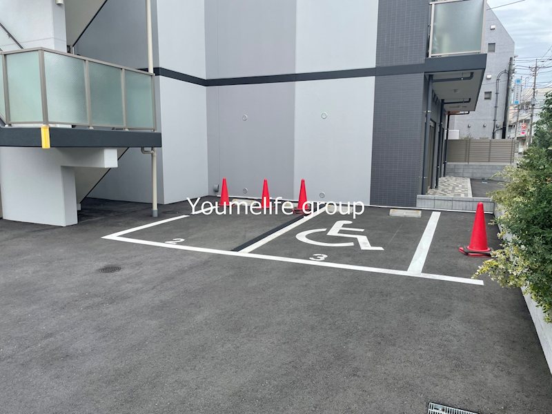 小田急伊勢原駅前マンション 駐車場