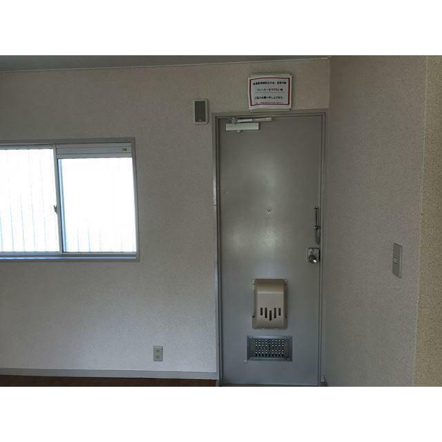 コート平塚 玄関