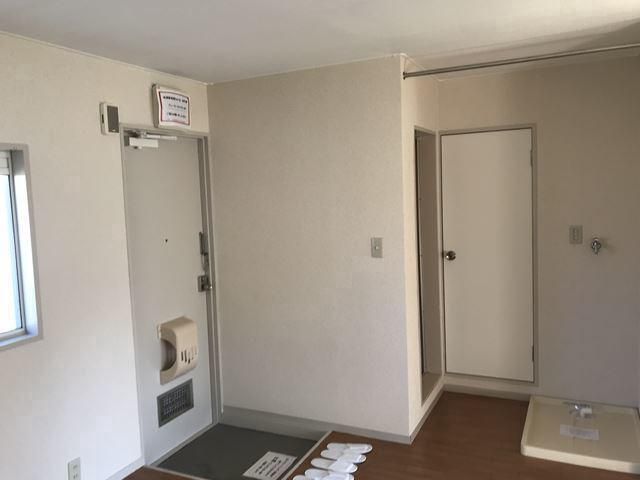 コート平塚 玄関