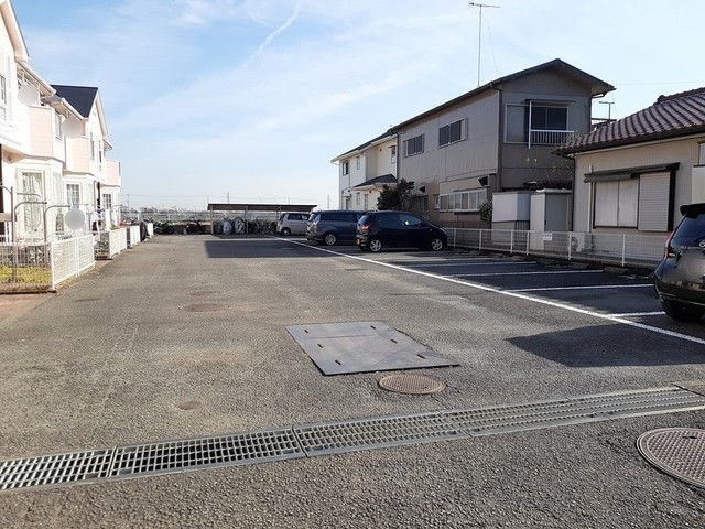 コートドールＡ 駐車場