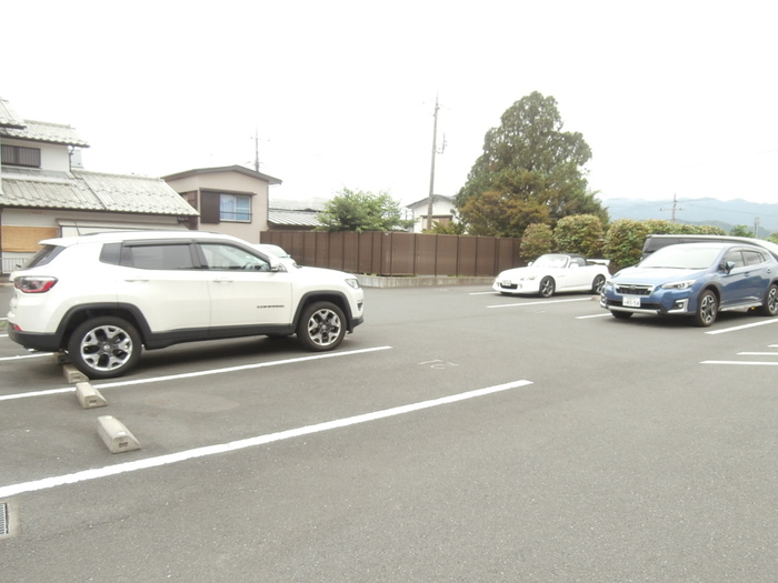 ミルフルール　Ⅱ 駐車場