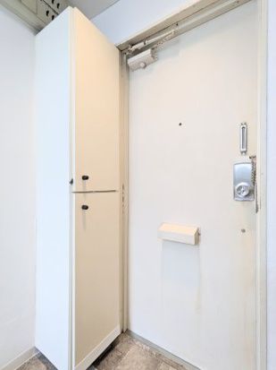 ベルピア伊勢原２ 玄関