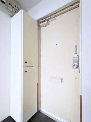 ベルピア伊勢原２ 玄関