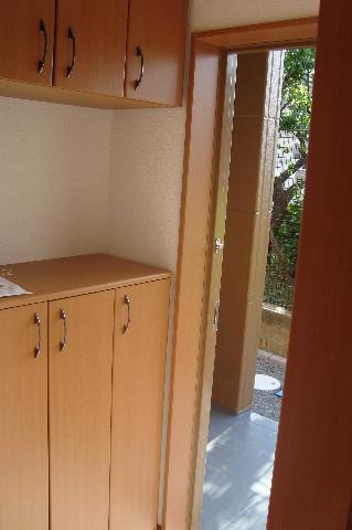 ウィングステラ湘南 玄関