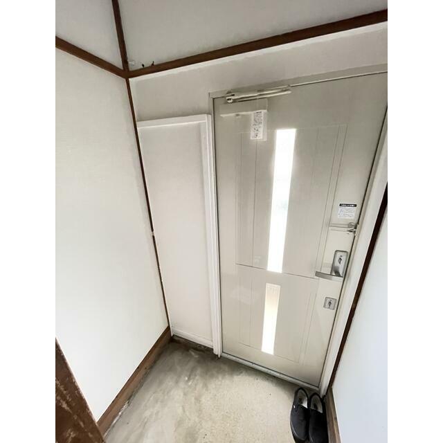 腰越津西貸家 玄関