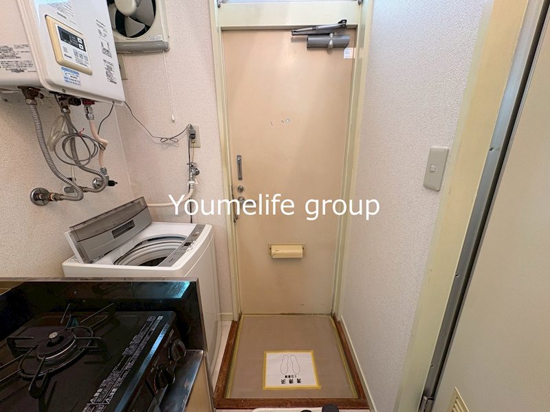 エステートピアいずみ 玄関