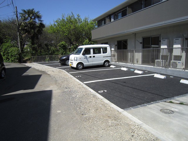ハウス山吹林山 駐車場