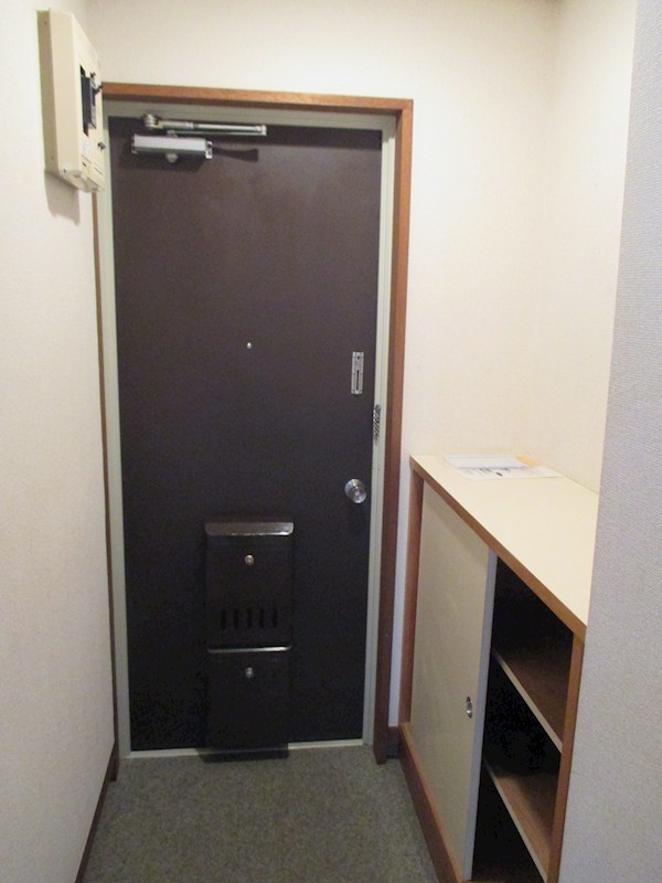 落合ビル 玄関
