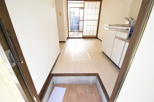 ファミーユＩＳＥＨＡＲＡ　Ｂ棟 玄関