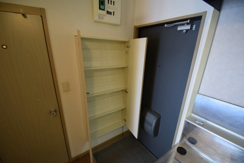 ドミール中町 玄関
