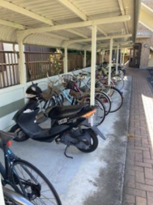 ルミエール湘南 駐車場