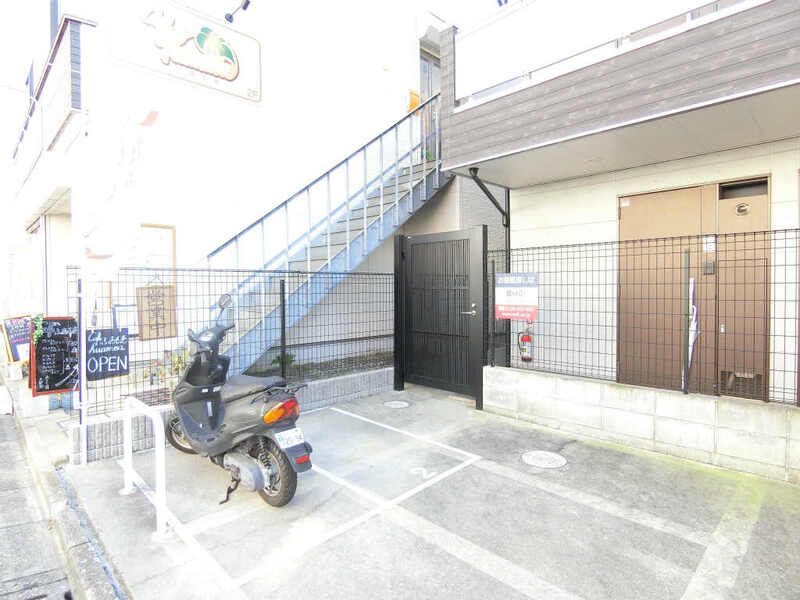 リブリ・湘南六会 駐車場