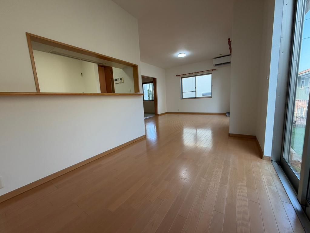 和泉中央南5丁目戸建て リビング