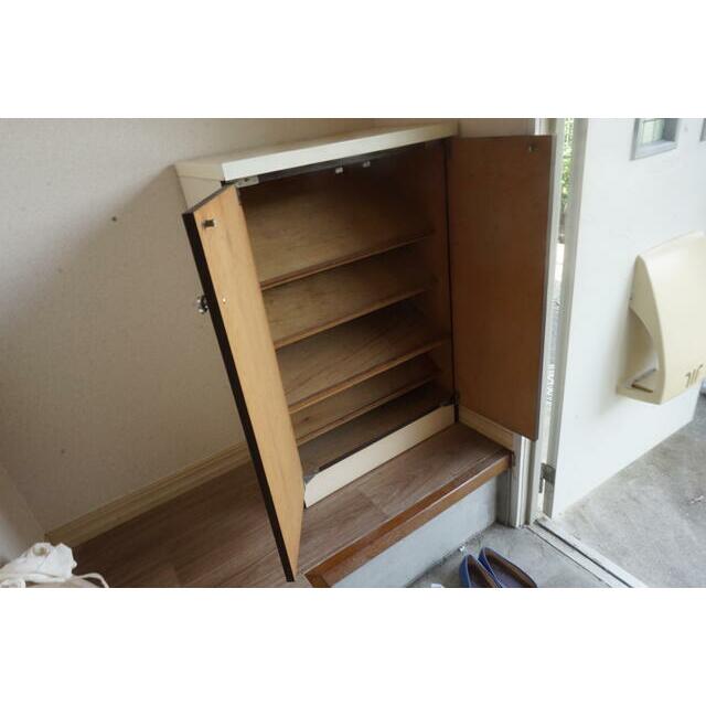 カメリアＢ 玄関