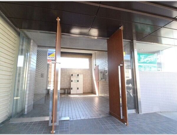 センターヒルズ21壱番館 エントランス