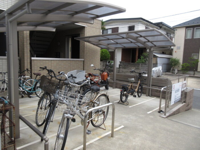 パークヒルズ 駐車場