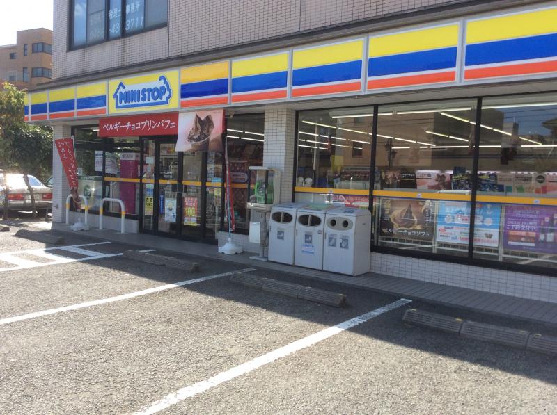 GRAND湘南　B棟 コンビニ