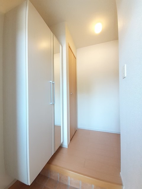 メゾンド御所見　Ⅰ 玄関