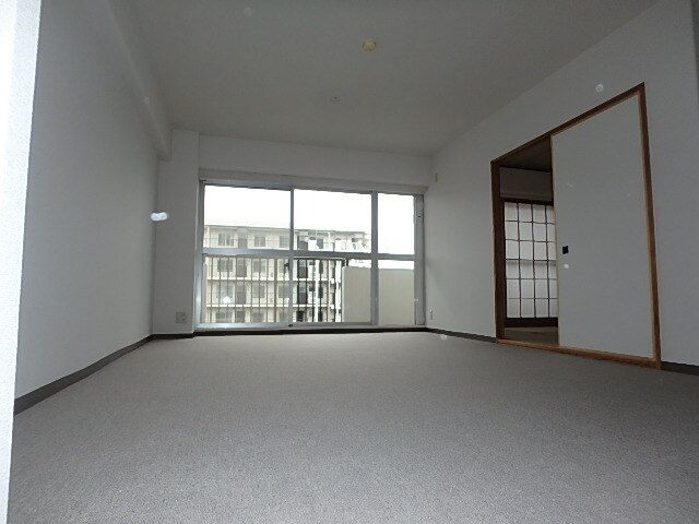 パレ平塚すみれ平　4番館 リビング