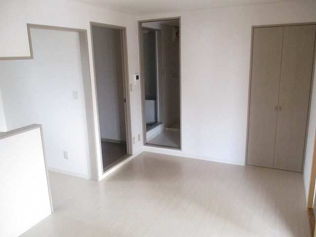 横浜市戸塚区原宿4丁目マンション リビング