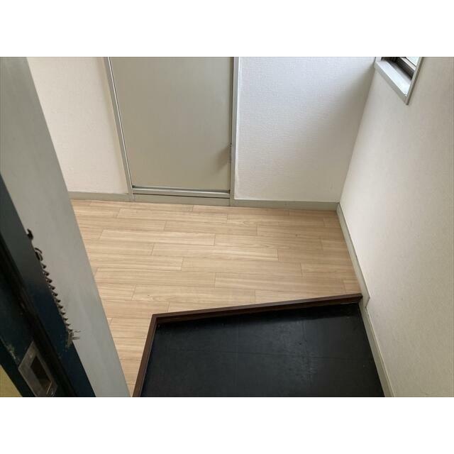 プラーズ追分 玄関