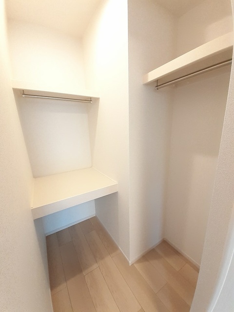 ホワイト　ウェル湘南Ⅱ 収納