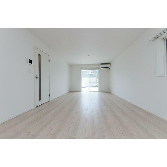 Ｓｕｍａｉ－ｔｏ平塚市南金目０１ リビング
