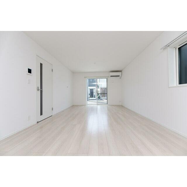 Ｓｕｍａｉ－ｔｏ平塚市南金目０２ リビング