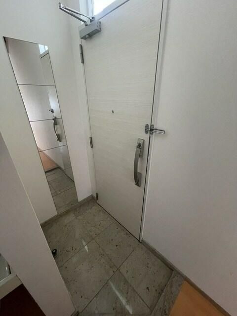 スカイコート天神橋 玄関