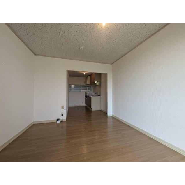 ハイネス井上 リビング