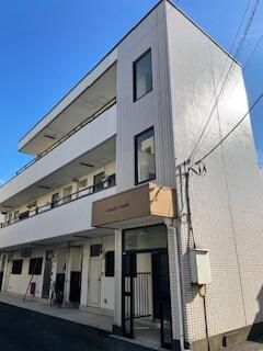 ベルメゾンシロガネ 201号室 外観