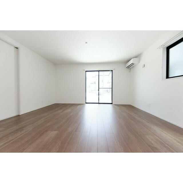 Ｓｕｍａｉ－ｔｏ平塚市岡崎０２  リビング